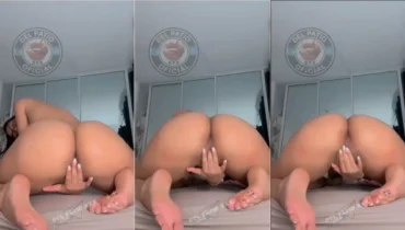 Ashley Rodríguez se exhibe sin ropa y se da placer en posición de cuatro patas