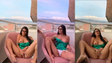 Hanna Miller de Colombia se masturba en un balcón